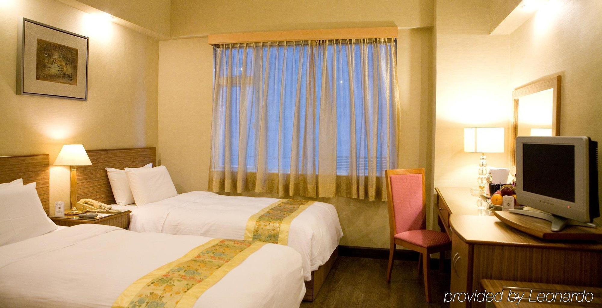 The Imperial 3*