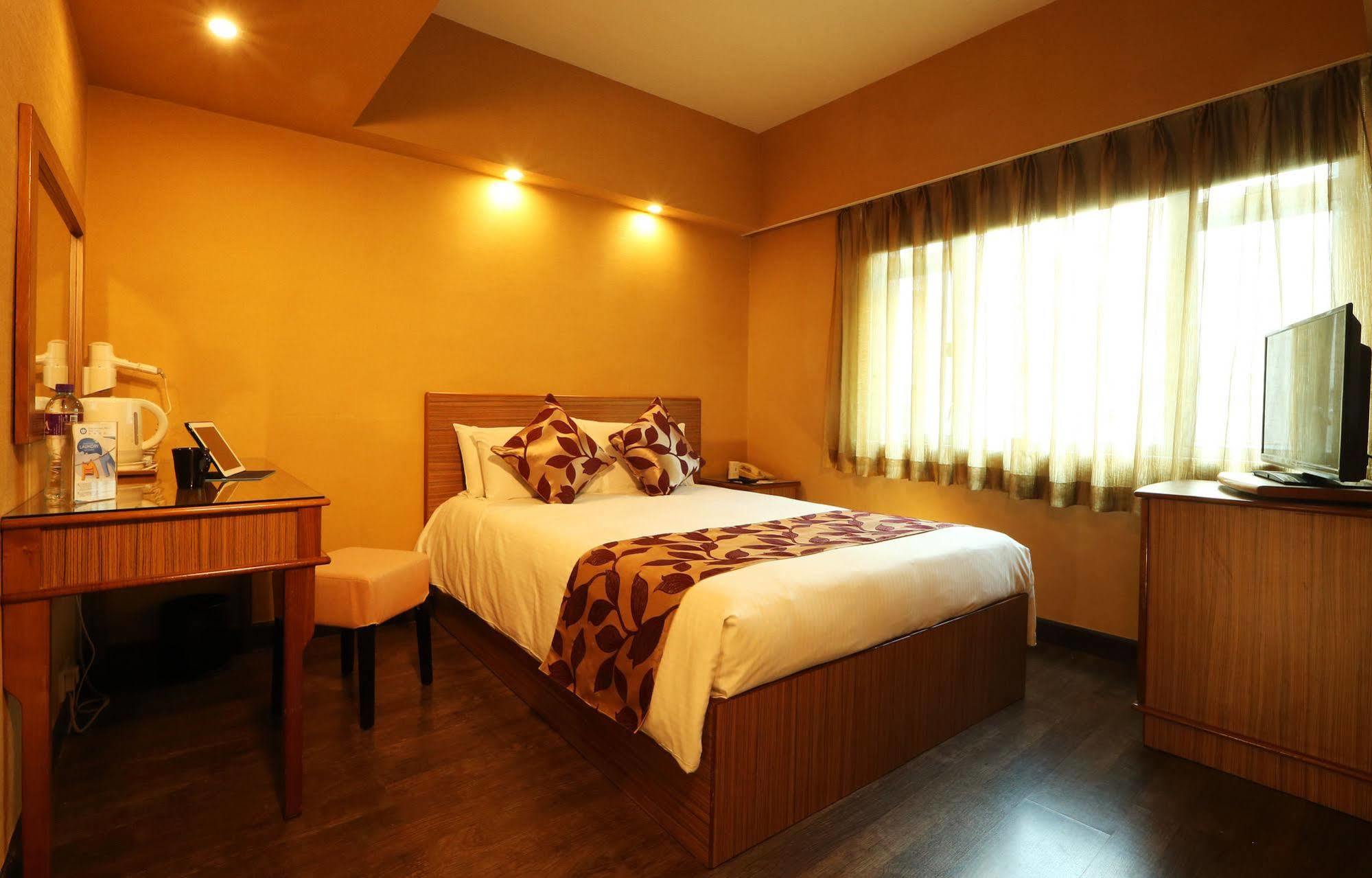 The Imperial 3*