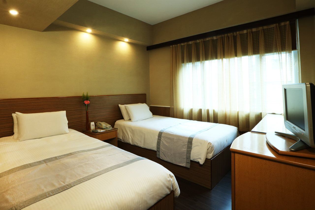 The Imperial 3*